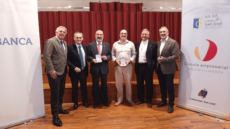 Cáritas de Mérida-Badajoz y de Coria-Cáceres reciben el Premio Círculo de Valores 2025