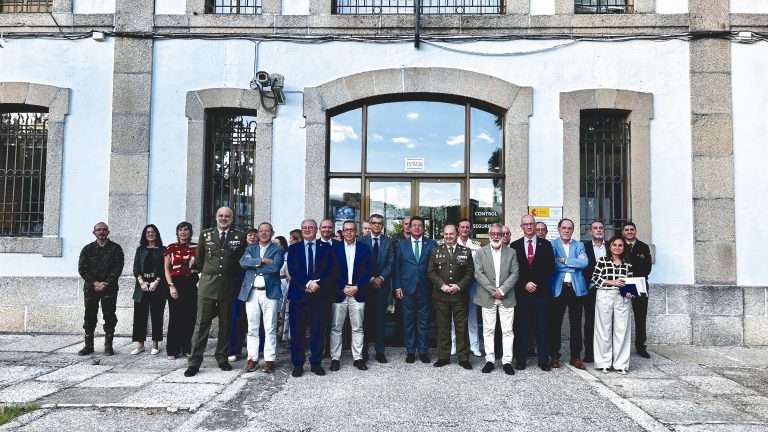 El cometido de las Fuerzas Armadas españolas y portuguesas en el mundo actual centran unas jornadas celebradas en Cáceres