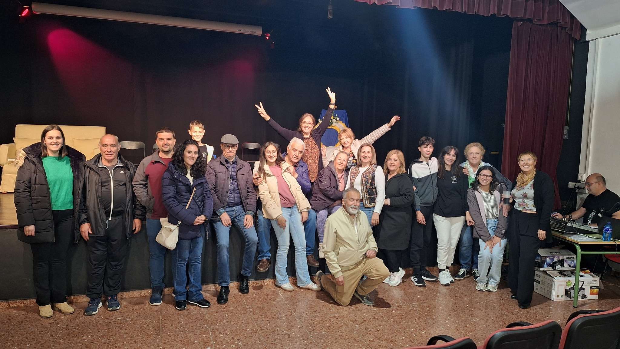 Batilo Teatro llena de humor el Otoño Cultural de Navalvillar de Pela con la comedia 'Pésame, pésame mucho'