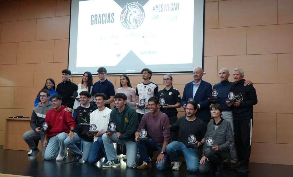 El Maven-Club Atletismo Badajoz presenta su temporada 2026