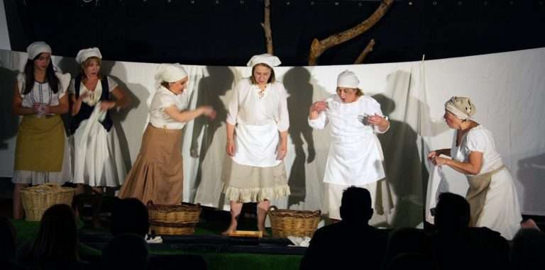 Batilo Teatro emociona a Entrerríos con 'Yerma', mientras Palique Teatro conquista Valdetorres en un fin de semana de teatro amateur en Extremadura