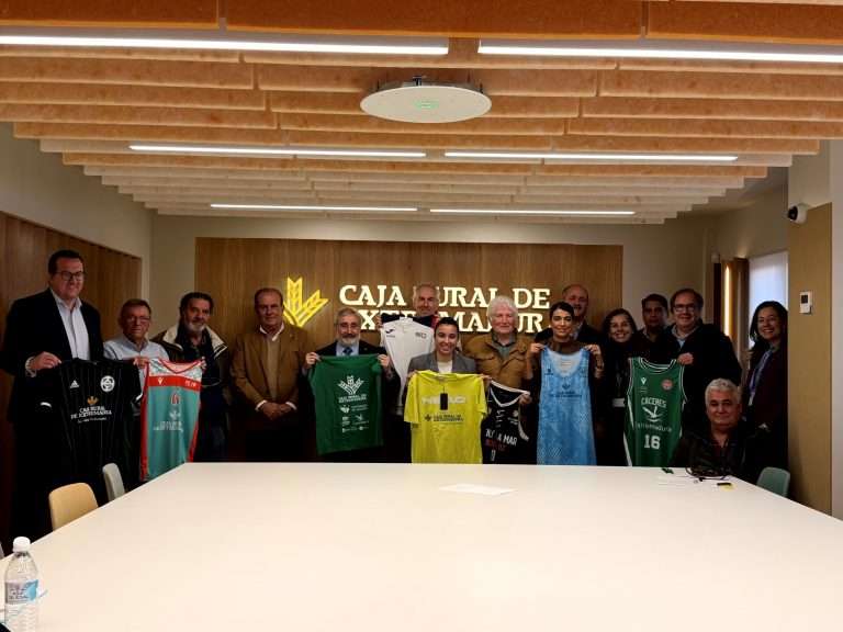 Caja Rural de Extremadura colabora con una decena de entidades deportivas de la región