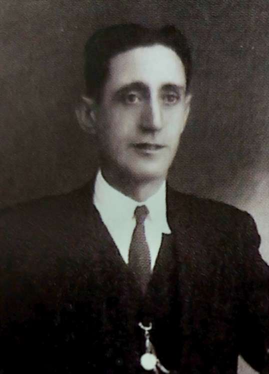 Nazario Muñoz Manzano (1898-1972). Un médico rural eficiente, culto y comprometido con su tiempo