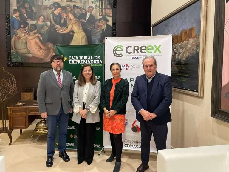 Caja Rural de Extremadura renueva su colaboración con la Confederación Regional Empresarial Extremeña
