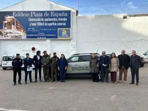 Caja Rural de Extremadura refuerza la protección del entorno rural de Don Benito con la donación de un vehículo