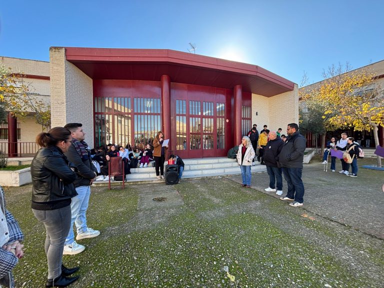 El instituto Los Moriscos conmemora el 25N con un acto educativo y simbólico contra la violencia de género
