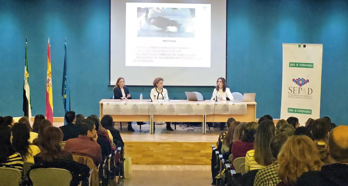 Una jornada aborda la atención integral a personas con afectaciones mentales graves en servicios sociosanitarios