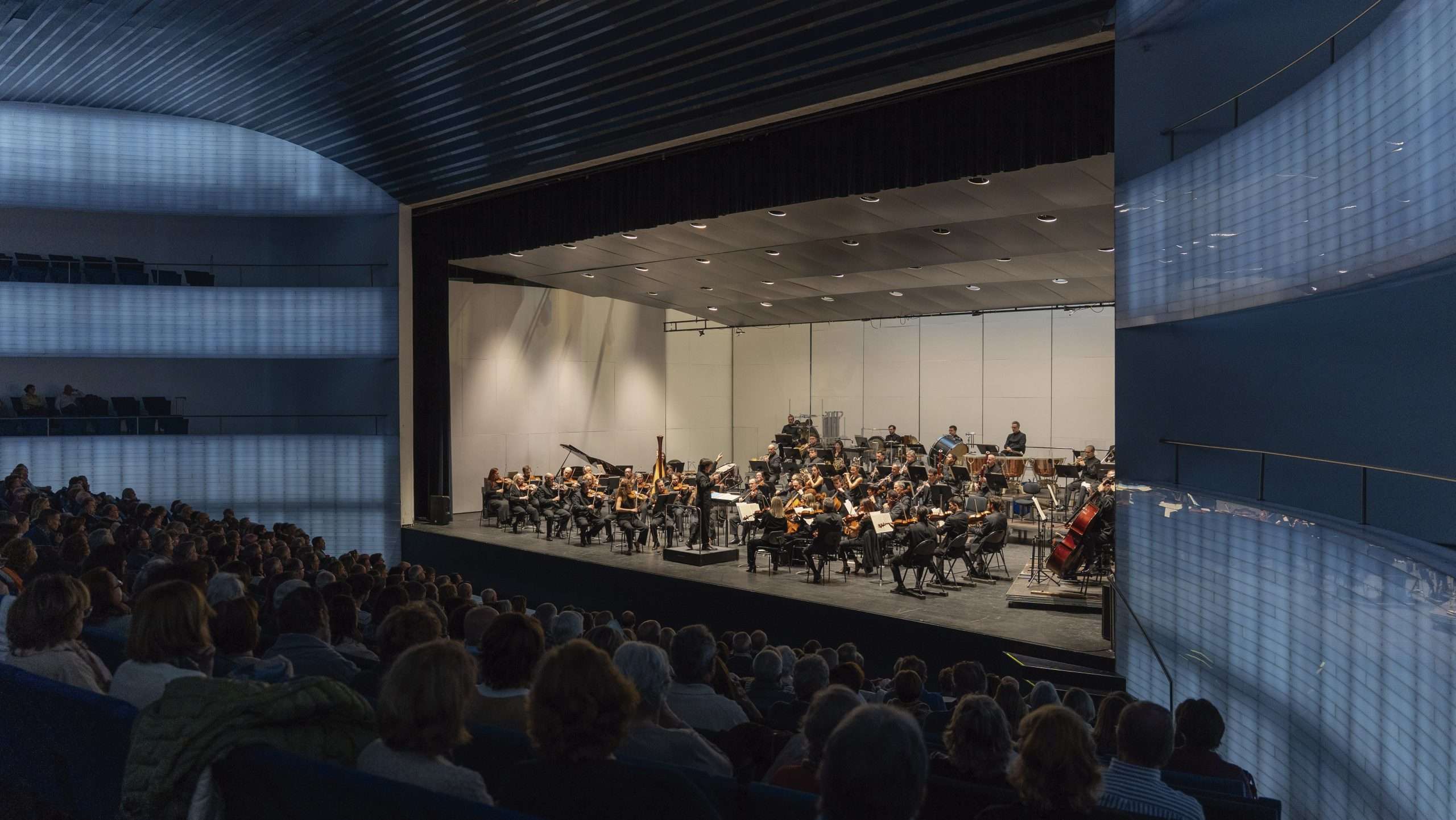 Roberto Forés. La energía que renueva el pulso de la Orquesta de Extremadura