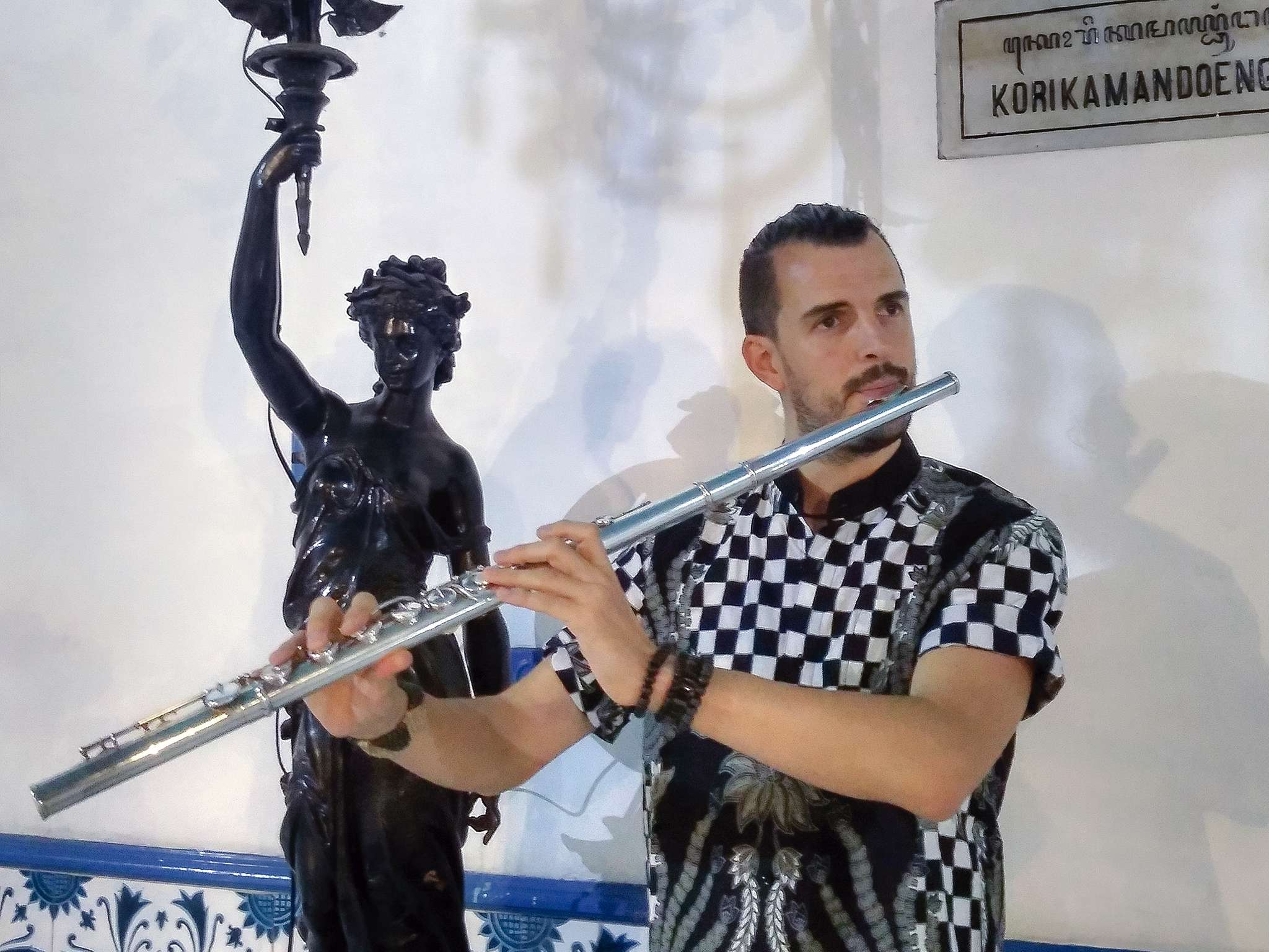 Rodrigo Parejo presenta ‘Nomads’, un puente sonoro entre Extremadura e Indonesia