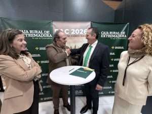 Caja Rural de Extremadura continuará colaborando con las principales organizaciones agroganaderas de la región