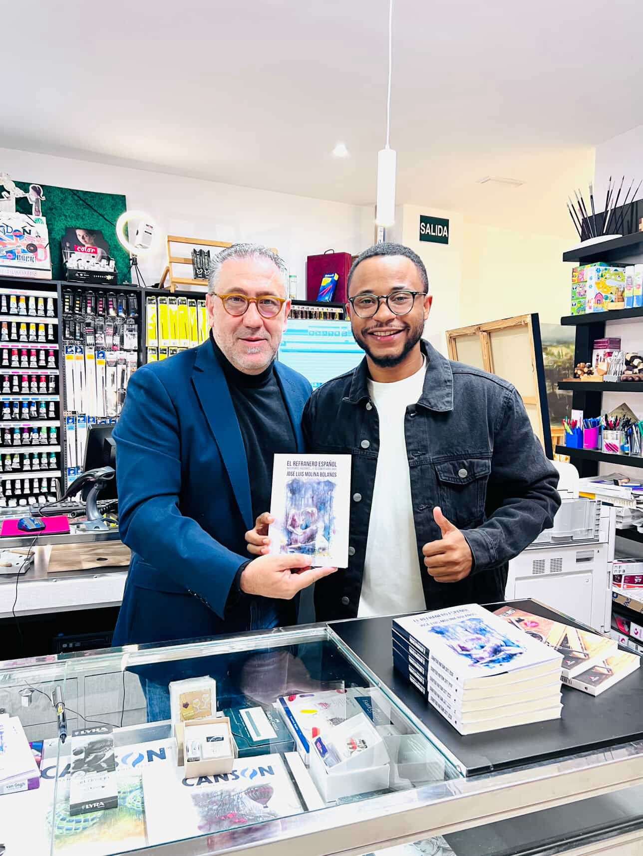 Dona libros. Cambia vidas (Hola, Guinea Ecuatorial)