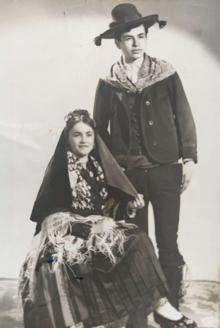 Acína palrraban loj chinatoj, ya jade á