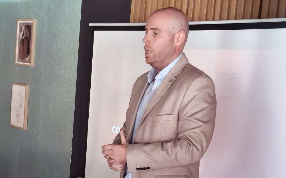 Javier Jiménez renueva su responsabilidad como presidente de AJE Extremadura