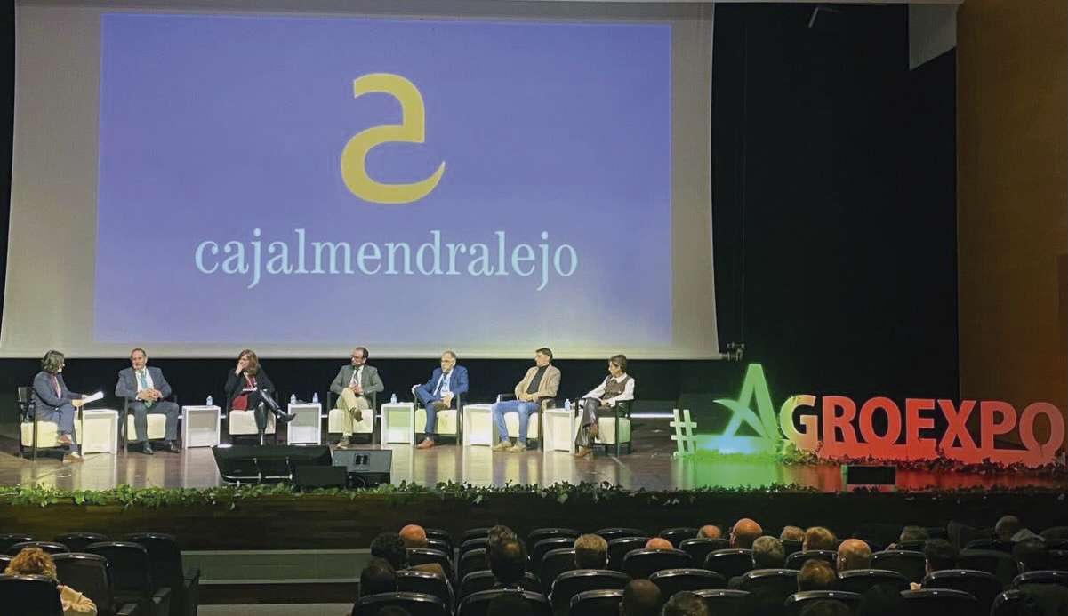 Cajalmendralejo reafirma su compromiso con el sector agrario como patrocinador exclusivo de Agroexpo