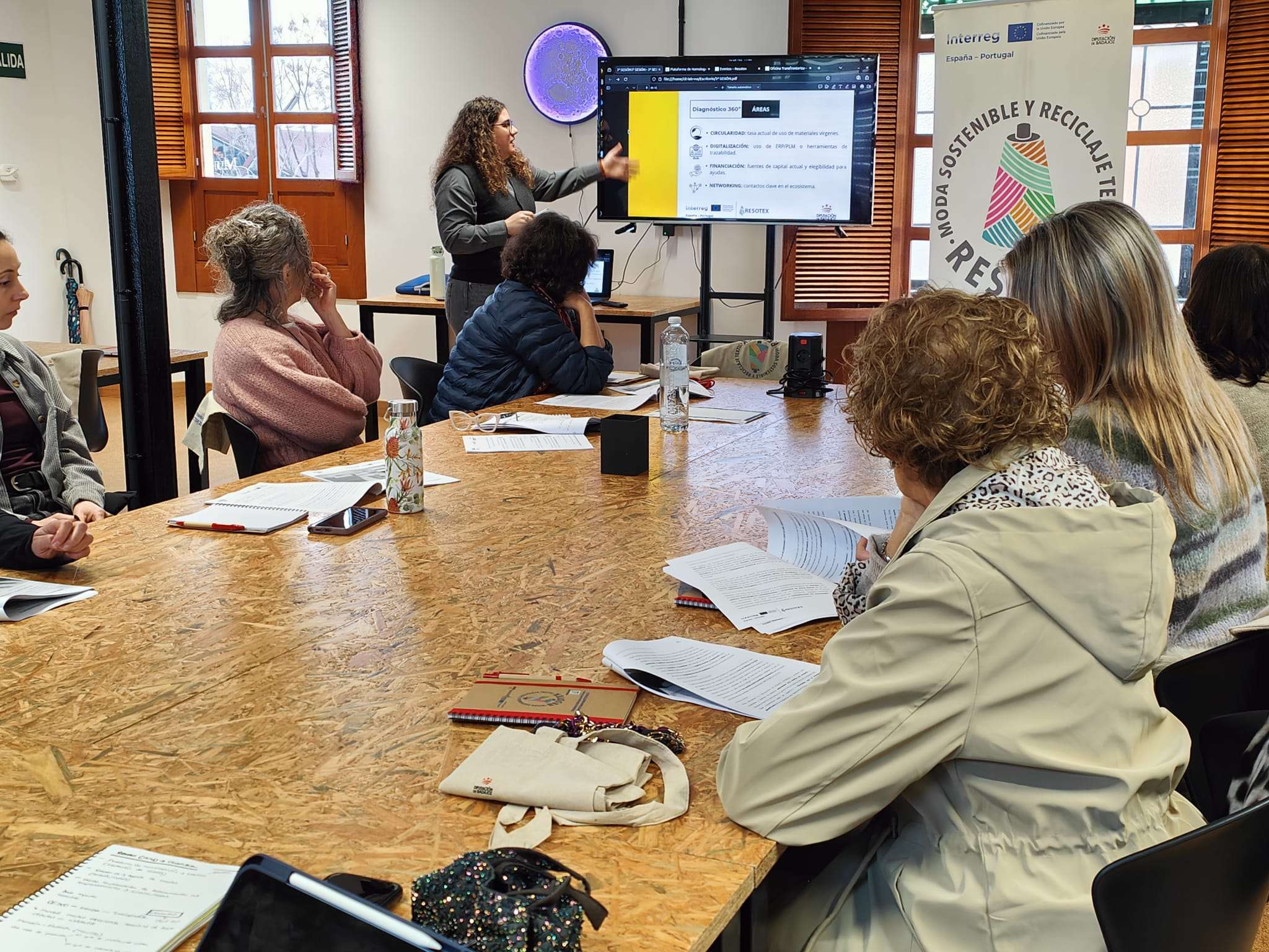 La Diputación de Badajoz promueve la modernización del sector textil en el marco del proyecto 'Resotex'