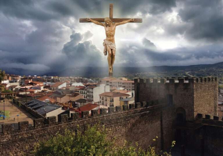 Desde la Torre Lucía. Veinticinco años que en la hornacina de la calle Borrego se venera un Cristo del siglo XX