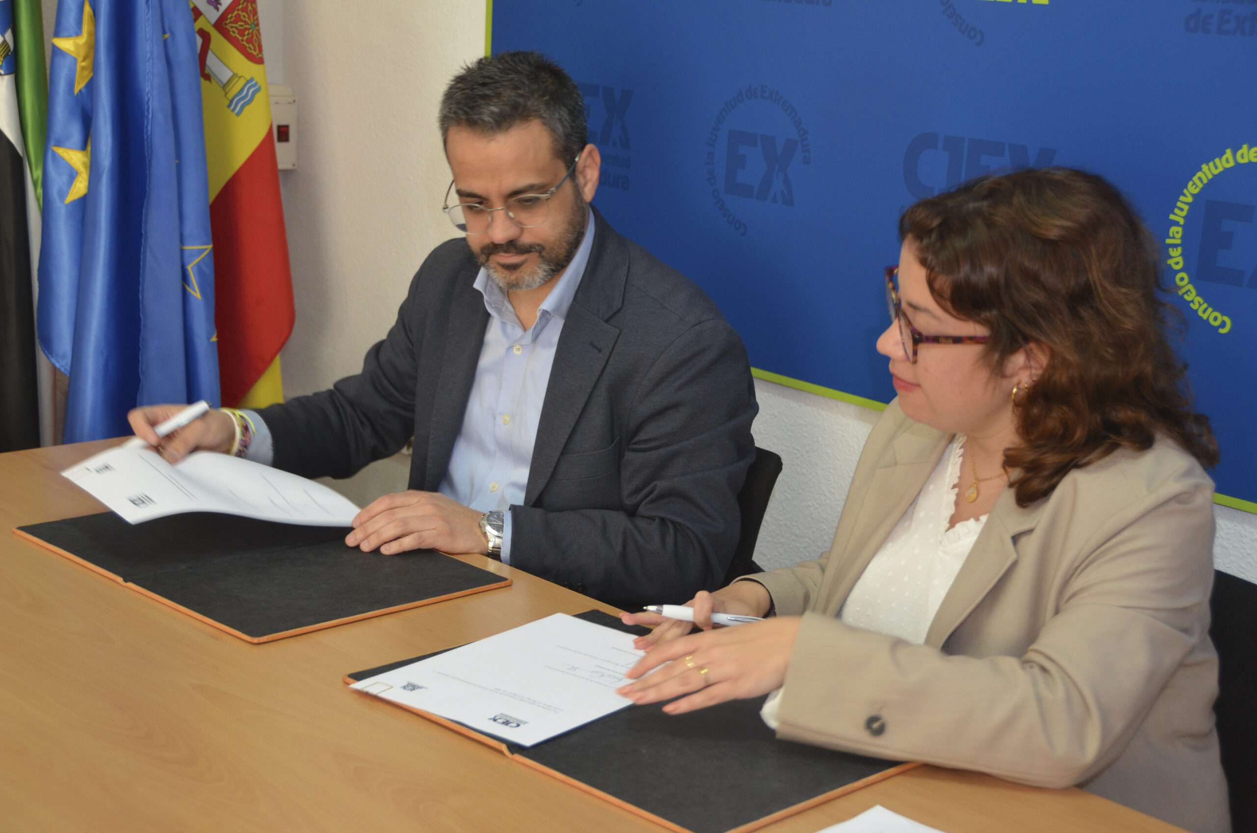 El Consejo de la Juventud de Extremadura y la Fempex colaborarán en beneficio de la juventud y el municipalismo en la región