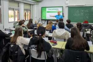 El programa de voluntariado de CaixaBank formará a más de 450 jóvenes extremeños en cultura financiera