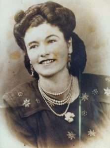 Flora Barrado y 'laj mariaj noveai' (1958)