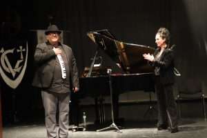 Pedro Monty convierte el Pregón de la Semana Santa 2026 en Montijo en una experiencia inolvidable de fe, música y emoción colectiva