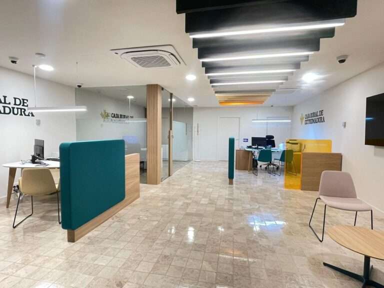 Caja Rural de Extremadura renueva su oficina de Jarandilla de la Vera