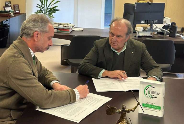 Caja Rural de Extremadura renueva su colaboración con la Federación Extremeña de Caza