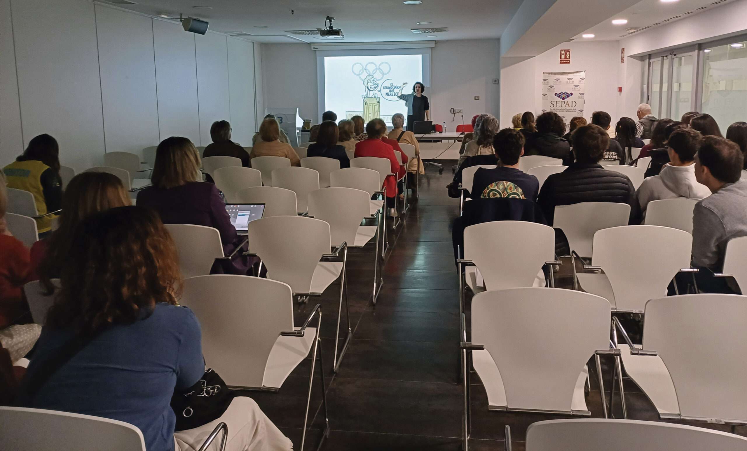 El SEPAD impulsa el envejecimiento activo y la creatividad en la XXVII Feria de los Mayores de Extremadura