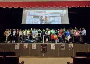 Maribel Toro y Juan Pedro Monzú llevan al instituto Valdemedel una lección de superación, deporte y compromiso