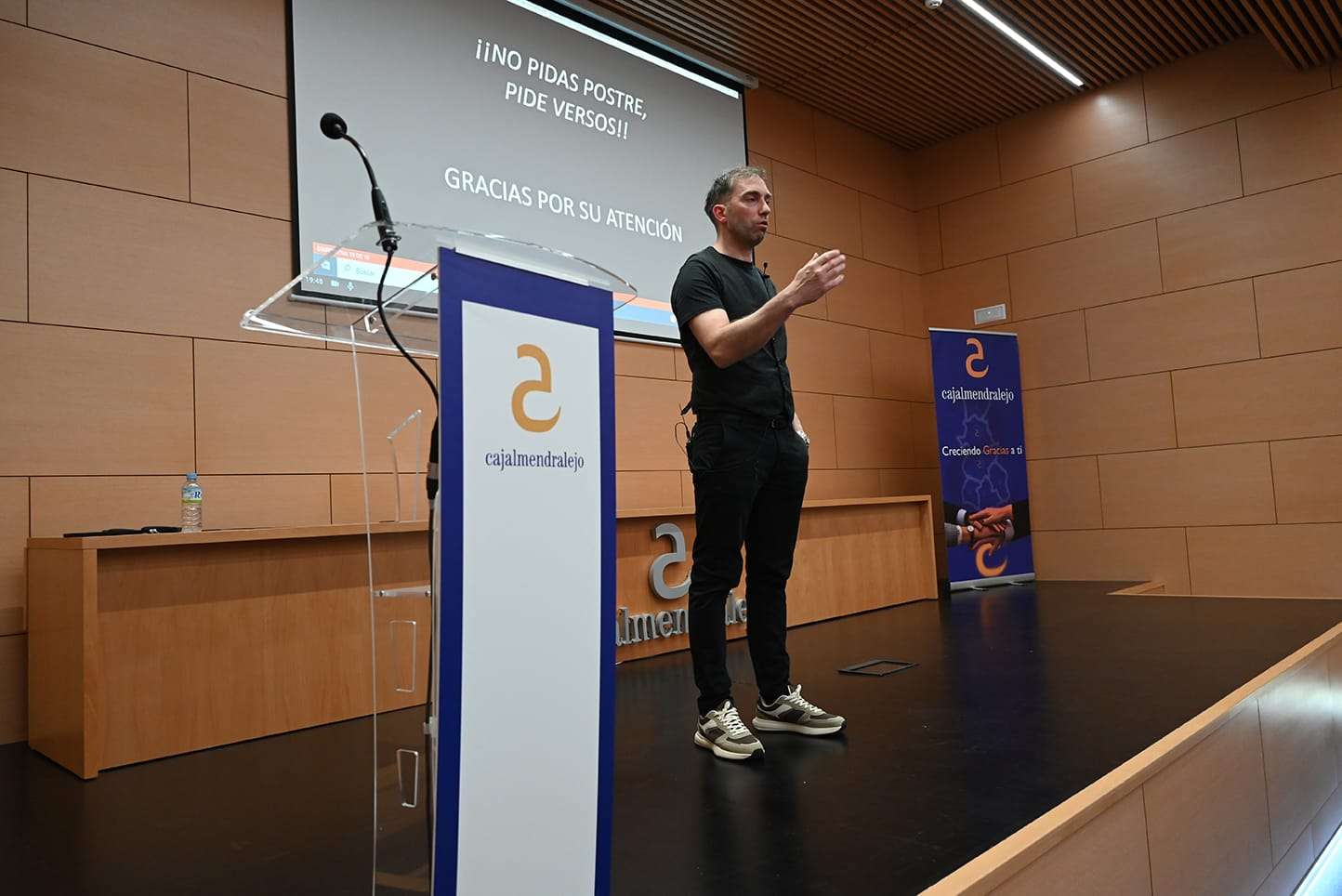 'La Baronesa' presenta en Badajoz la mejor repostería gallega con 'Versos de A Ruda'