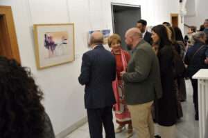 La acuarelista Rosana Soriano muestra su trabajo en la Asamblea de Extremadura con la exposición ‘Hilando I-realidad’