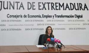 Extremadura alcanza en abril el mínimo histórico de paro de los últimos 30 años, con 62.868 personas desempleadas