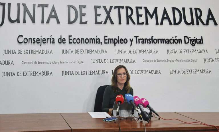 Extremadura alcanza en abril el mínimo histórico de paro de los últimos 30 años, con 62.868 personas desempleadas