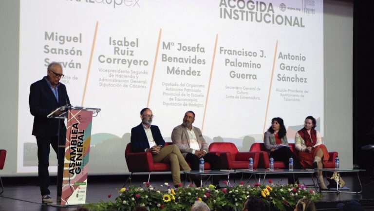 Talarrubias acoge la asamblea general de Aupex