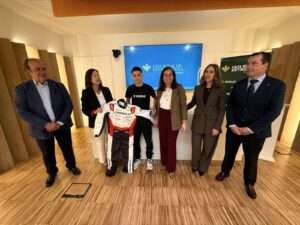 Caja Rural de Extremadura impulsa al joven piloto cacereño de karting Rubén Muñoz