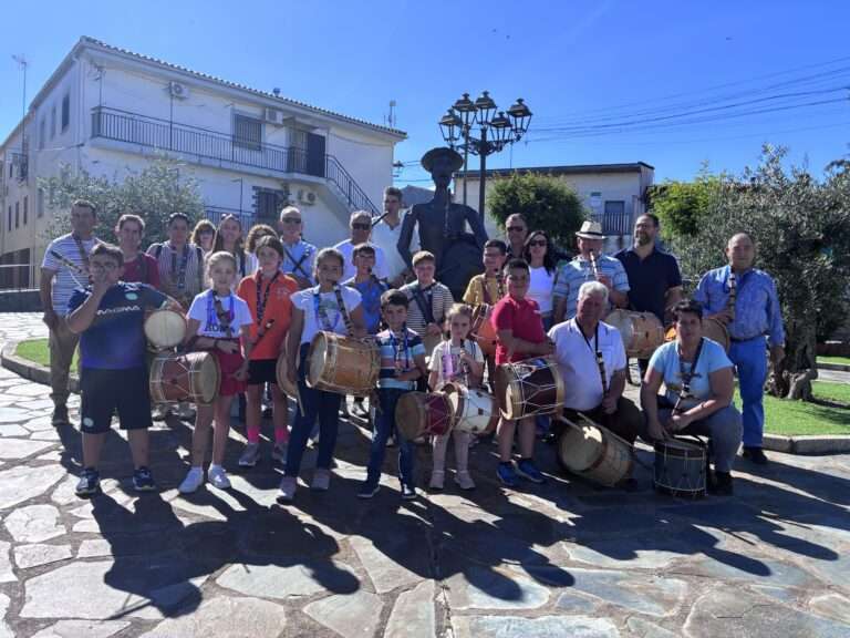 Concluyen las primeras escuelas itinerantes de tamborileros de la provincia de Cáceres
