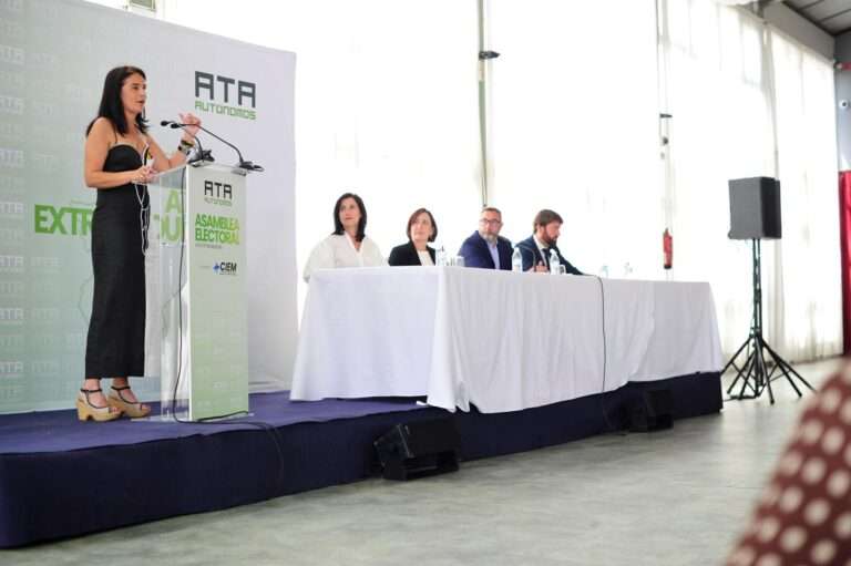 Candelaria Carrera es reelegida presidenta de ATA Extremadura