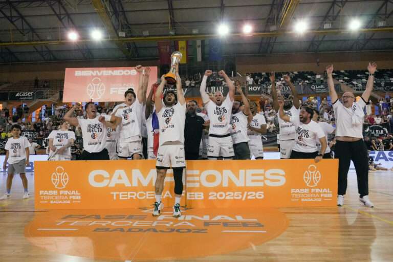 El Vítaly La Mar BCB Badajoz asciende a Segunda FEB