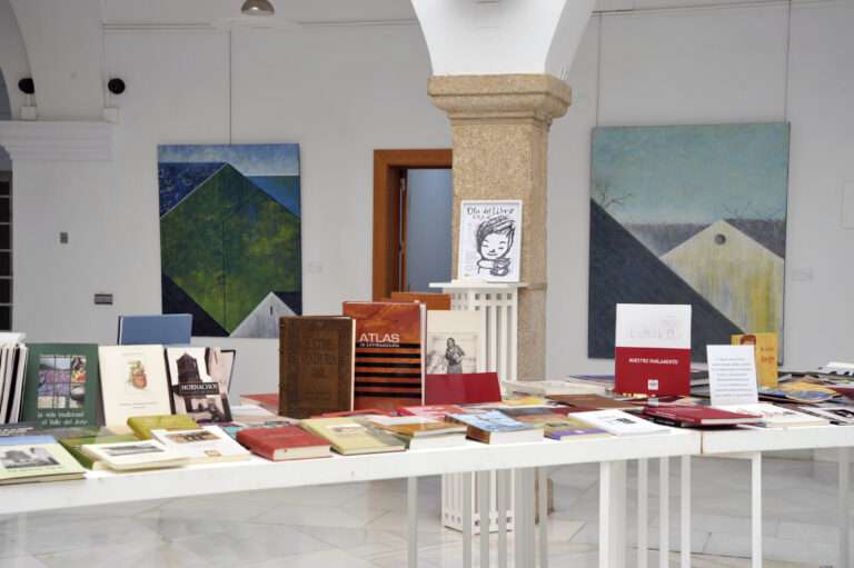 Una exposición de las publicaciones de la Asamblea conmemora el Día Internacional del Libro