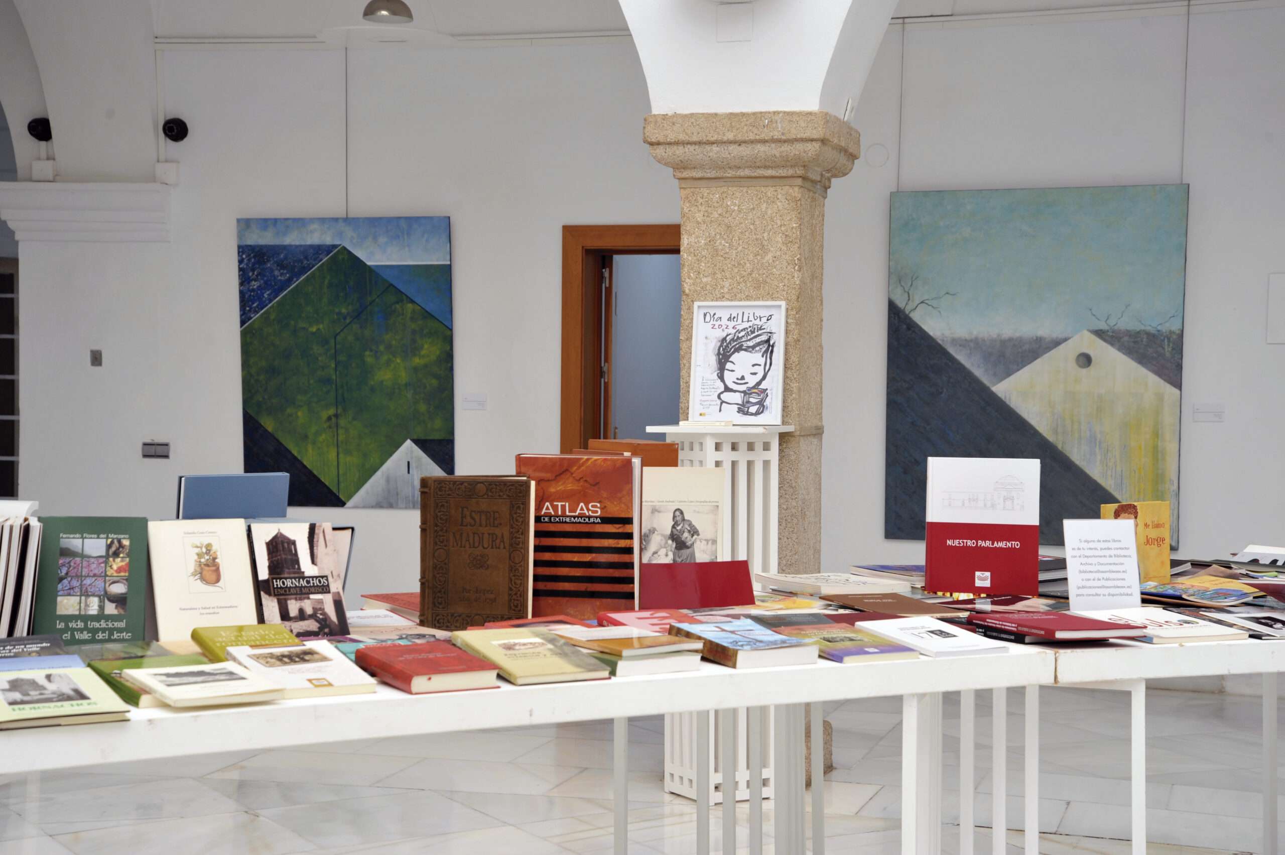 Una exposición de las publicaciones de la Asamblea conmemora el Día Internacional del Libro
