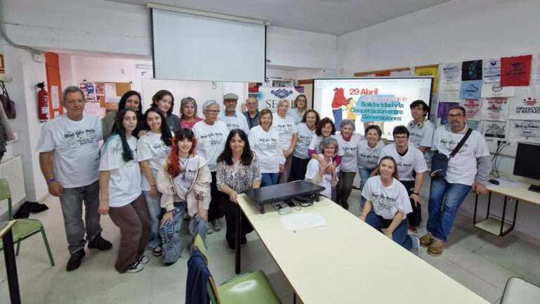 El SEPAD y el instituto ‘Reino Aftasí’ de Badajoz organizan un taller por el Día de la Solidaridad Intergeneracional