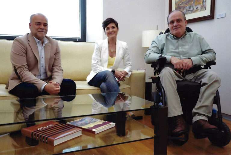 Fundación Primera Fila presenta su proyecto ‘3VA’ a la presidenta de la Diputación de Badajoz