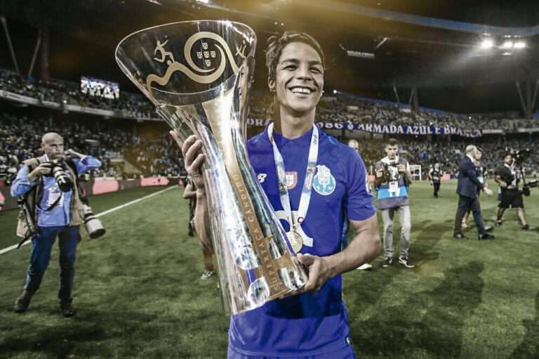 Óliver Torres. De Navalmoral de la Mata a la élite del fútbol mundial