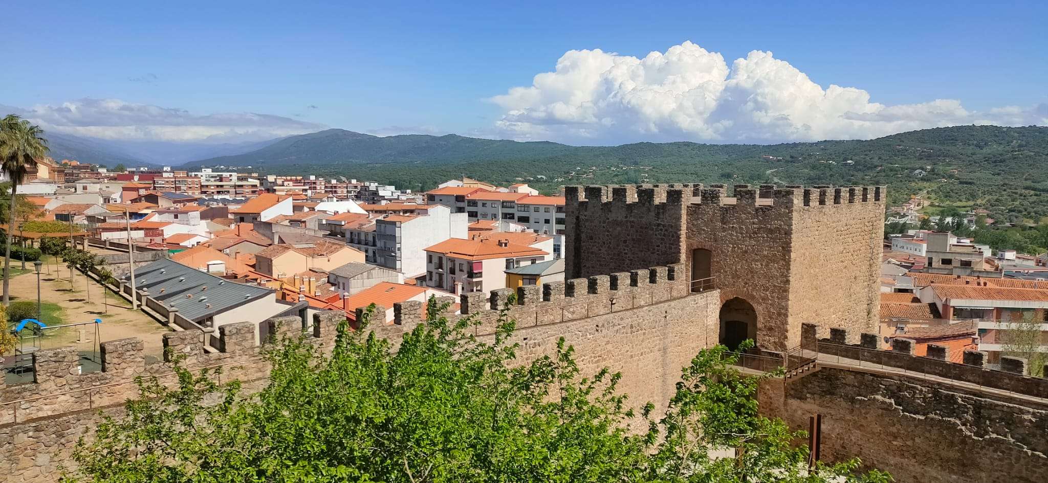 Desde la Torre Lucía. El Palacio de Las Cabezas y Gaudí
