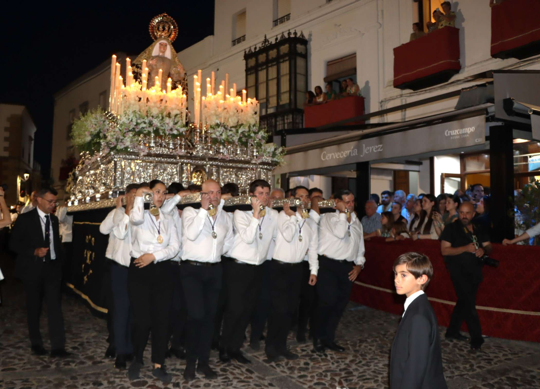 Las cofradías de Jerez de los Caballeros se reúnen en torno a una Procesión Magna Mariana
