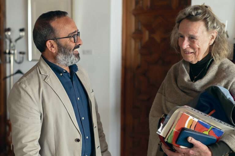 La escultora Lucia Beijlsmit promueve un proyecto artístico dirigido a personas ciegas
