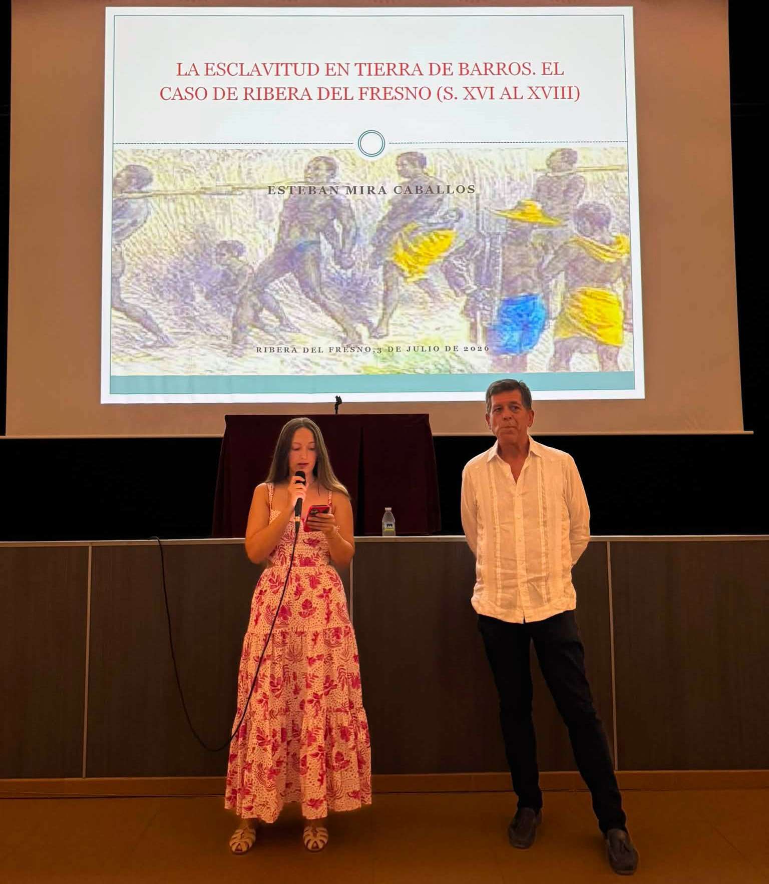 Esteban Mira Caballos: "Ribera del Fresno es un pueblo preñado de historia y lo más interesante es que todavía está por descubrir"
