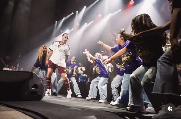 Step Dance Studio de María Seco participa en el concierto de Elvis Crespo en Madrid
