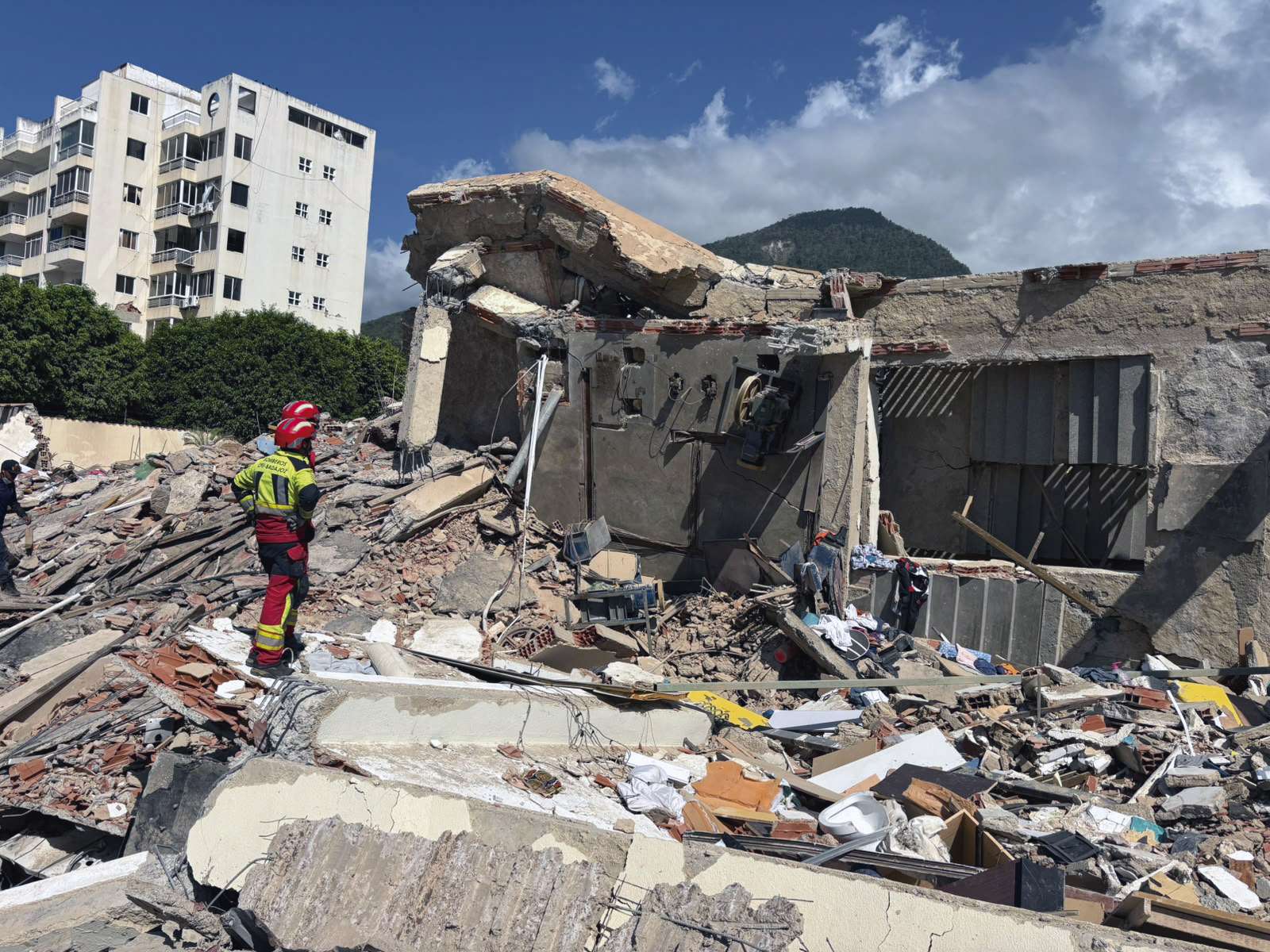 Un grupo de bomberos de la Diputación de Badajoz participa en el dispositivo internacional de rescate tras los terremotos de Venezuela