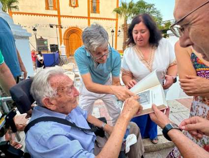 Homenaje a los docentes de Salvaleón