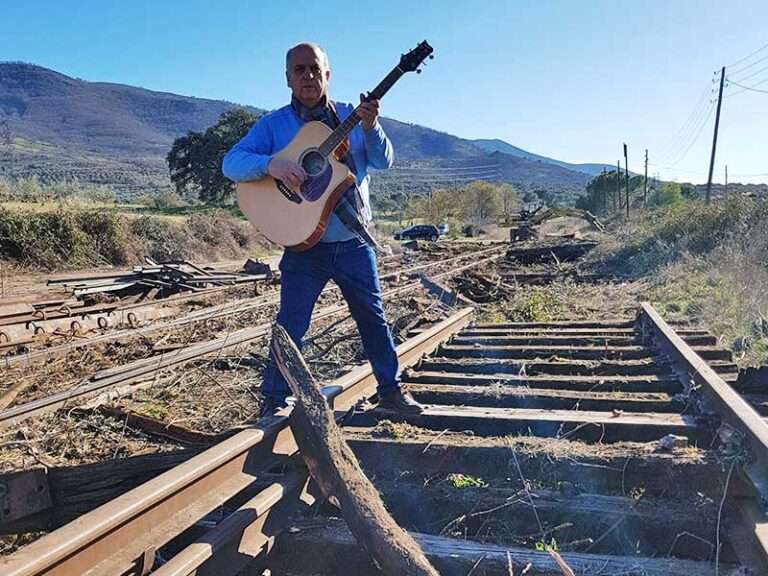 Cuando el tren Ruta de la Plata quedó en silencio .Matías Simón Villares ( La Voz de la Montaña )